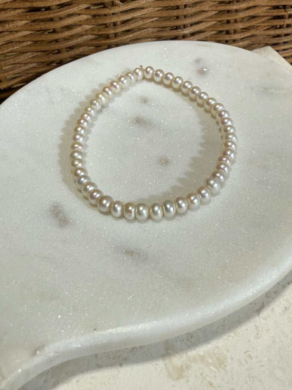 Freshwater pearl bracelet