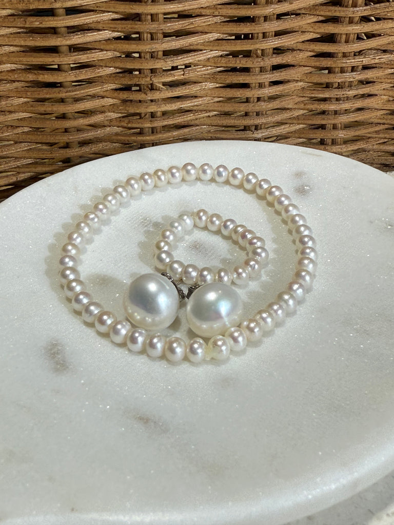 Freshwater pearl bracelet, freshwater pearl earrings