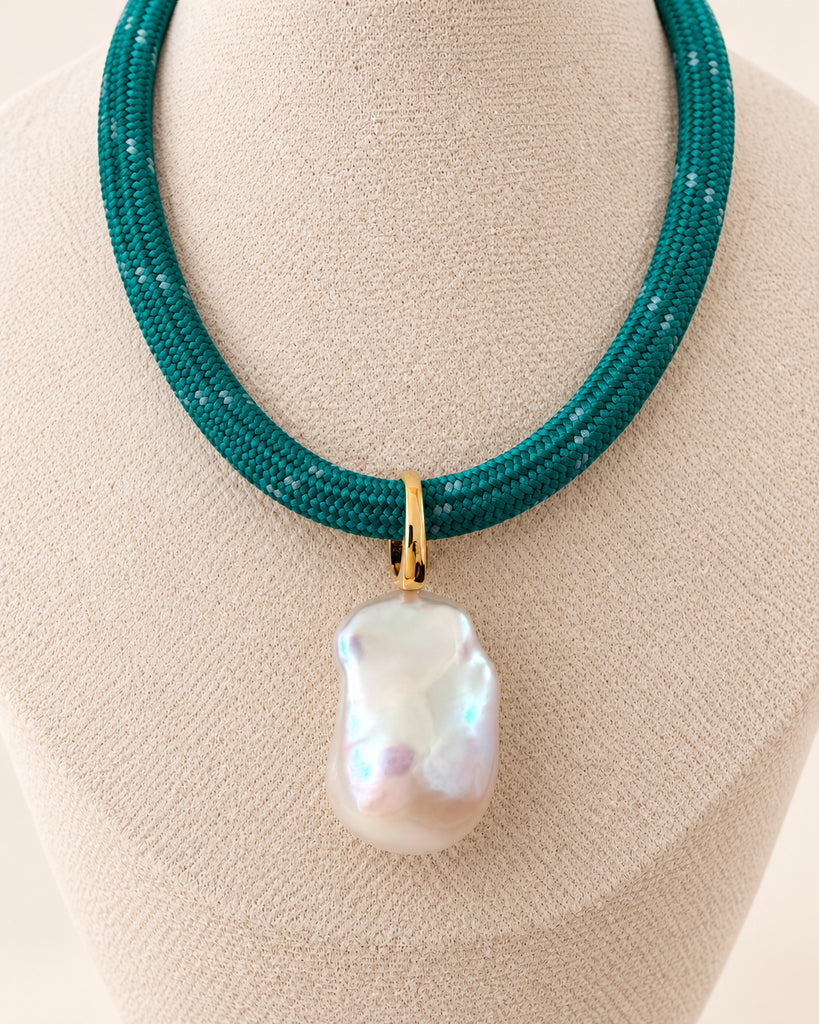 emerald green paracord with baroque pearl pendant