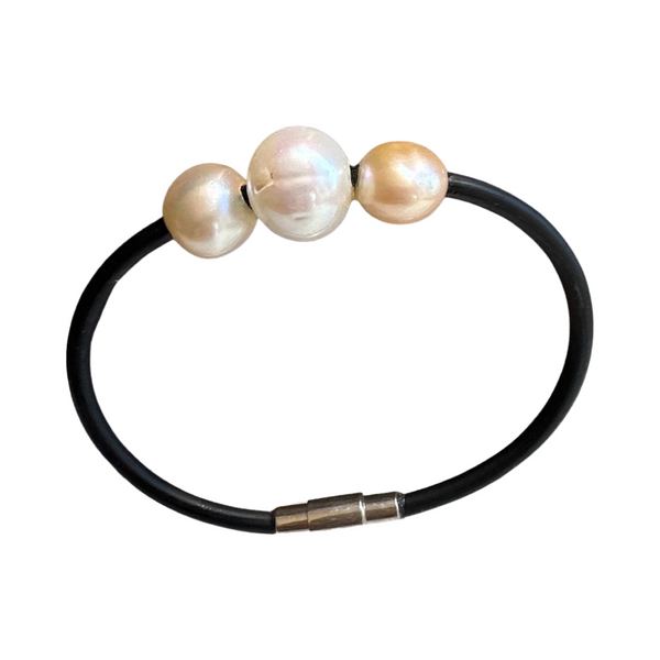 Freshwater Pearl and neoprene bracelet 
