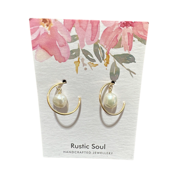 Gold Circle & Pearl Earrings