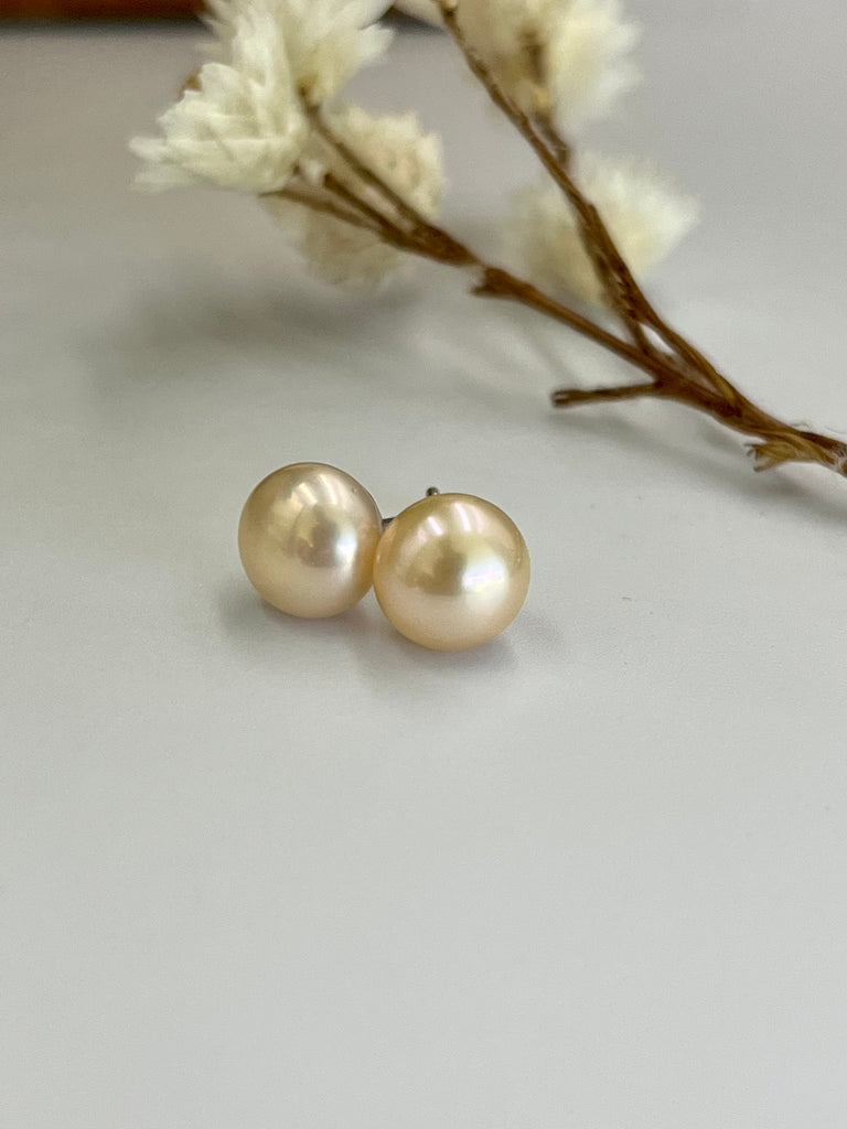 Round Freshwater Pearl Stud 8mm